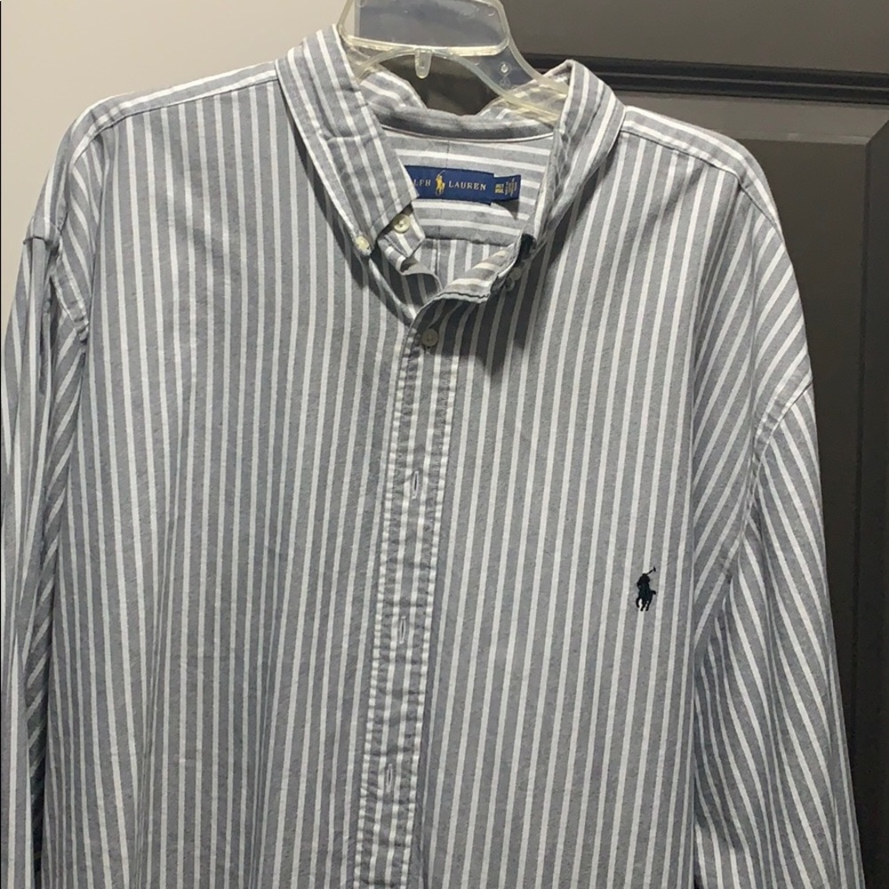 Stripe button up
